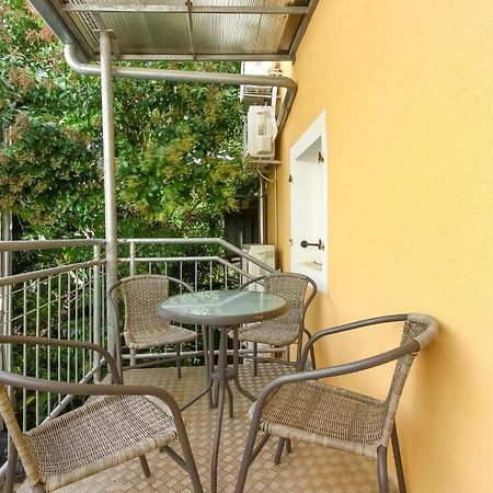 Perlina Apartment เวอร์ซาร์ ภายนอก รูปภาพ